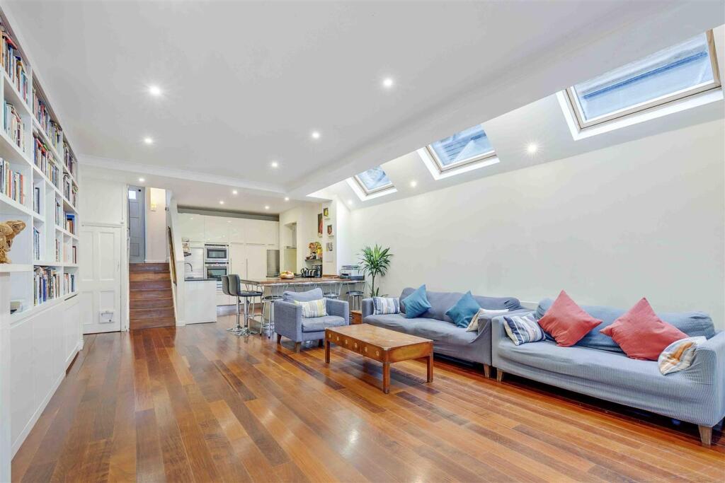 5 bed Mid Terraced House for rent in Fulham. From Brik - London
