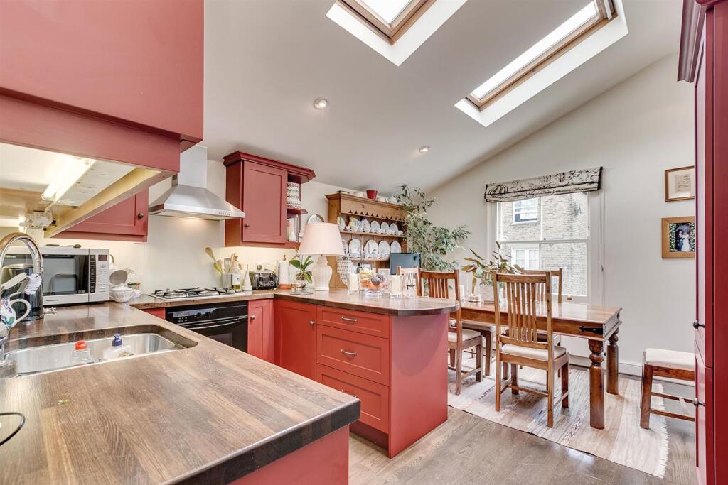 2 bed 1st Floor Flat for rent in Fulham. From Brik - London 2 bed 1st Floor Flat for rent in Fulham. From Brik - London