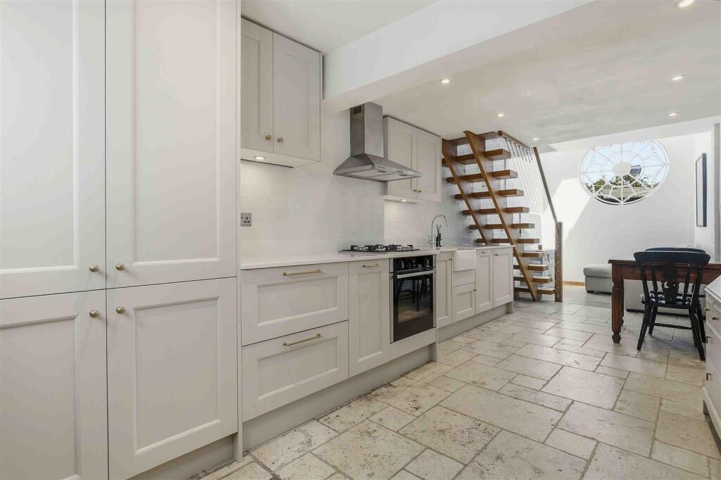 2 bed End of Terrace for rent in London. From Brik - London