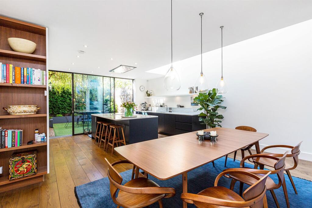 3 bed Mid Terraced House for rent in London. From Brik - London