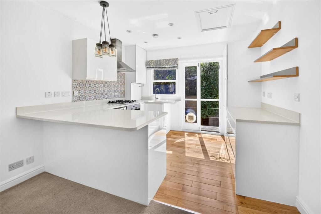 2 bed Apartment for rent in Islington. From Islington Properties Ltd