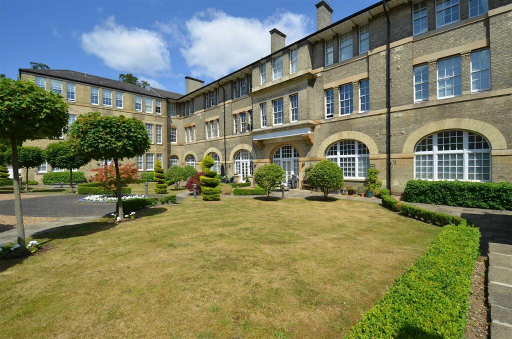 2 bed 1st Floor Flat for rent in Finchley. From Real Estates - Woodside Park