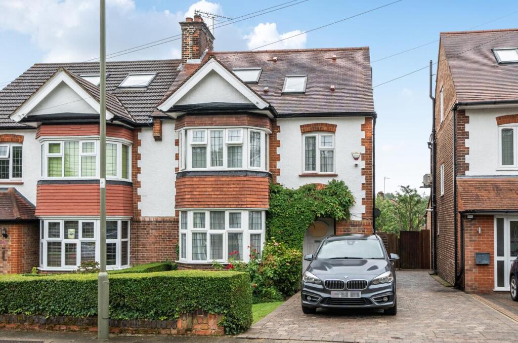 4 bed Semi Detached for rent in Friern Barnet. From Real Estates - Woodside Park