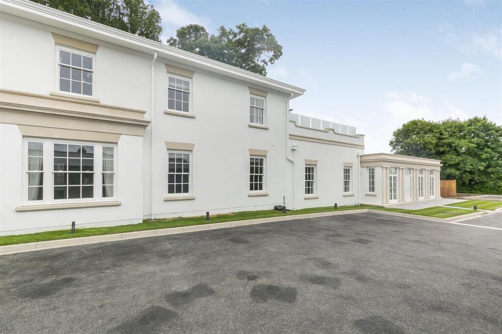 3 bed 1st Floor Flat for rent in Barnet. From Real Estates - Woodside Park