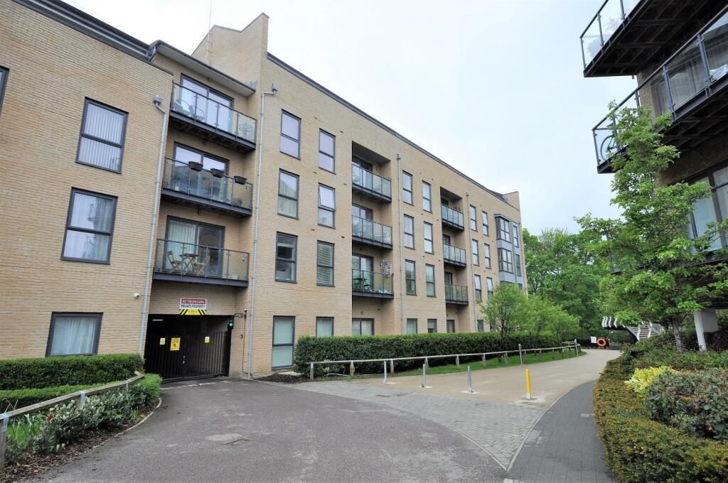2 bed Apartment for rent in Hemel Hempstead. From Harry Charles