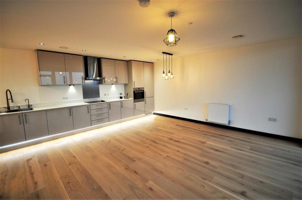 2 bed Apartment for rent in Watford. From Harry Charles Estate Agents - Watford