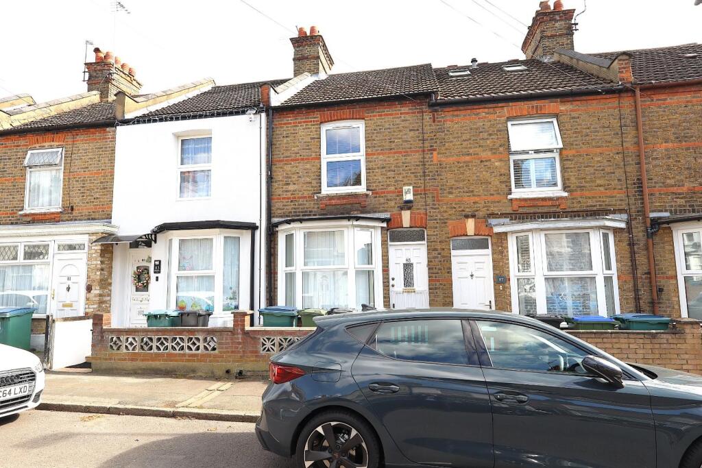 2 bed Mid Terraced House for rent in Watford. From Harry Charles Estate Agents - Watford 2 bed Mid Terraced House for rent in Watford. From Harry Charles Estate Agents - Watford