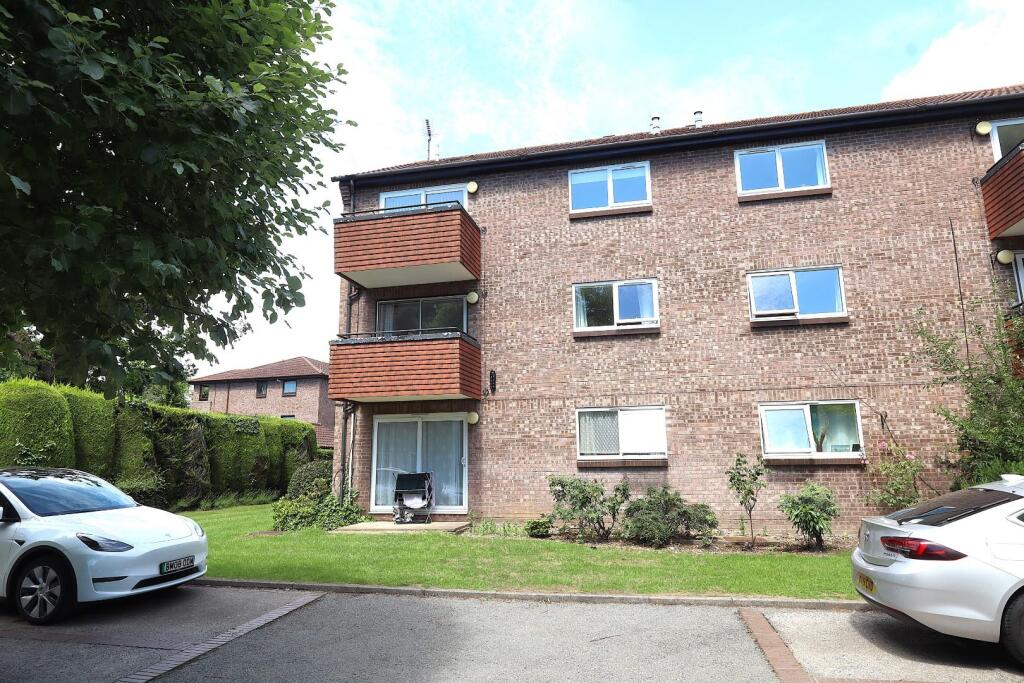 2 bed Apartment for rent in Watford. From Harry Charles Estate Agents - Watford