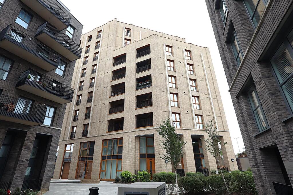 2 bed Apartment for rent in Watford. From Harry Charles Estate Agents - Watford