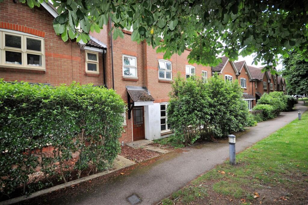 4 bed Town House for rent in Hemel Hempstead. From Harry Charles Estate Agents - Watford 4 bed Town House for rent in Hemel Hempstead. From Harry Charles Estate Agents - Watford