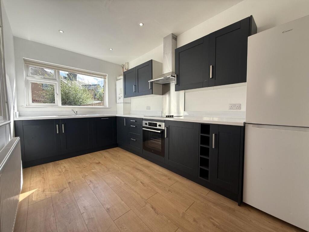 3 bed Detached for rent in Watford. From Harry Charles Estate Agents - Watford 3 bed Detached for rent in Watford. From Harry Charles Estate Agents - Watford