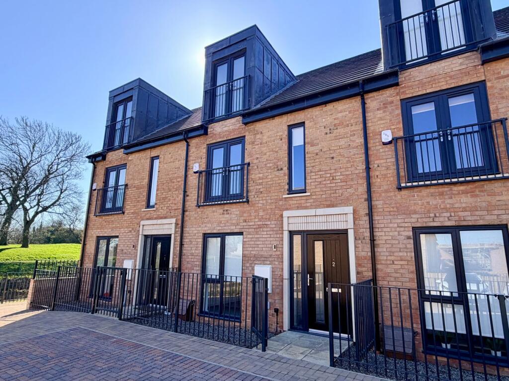 3 bed Town House for rent in . From Hackett Property - Sunderland