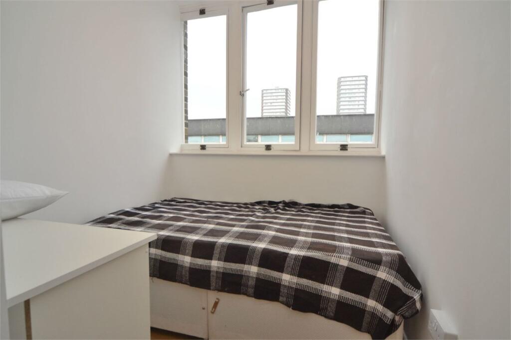 4 bed Studio for rent in Sunderland. From Hackett Property - Sunderland