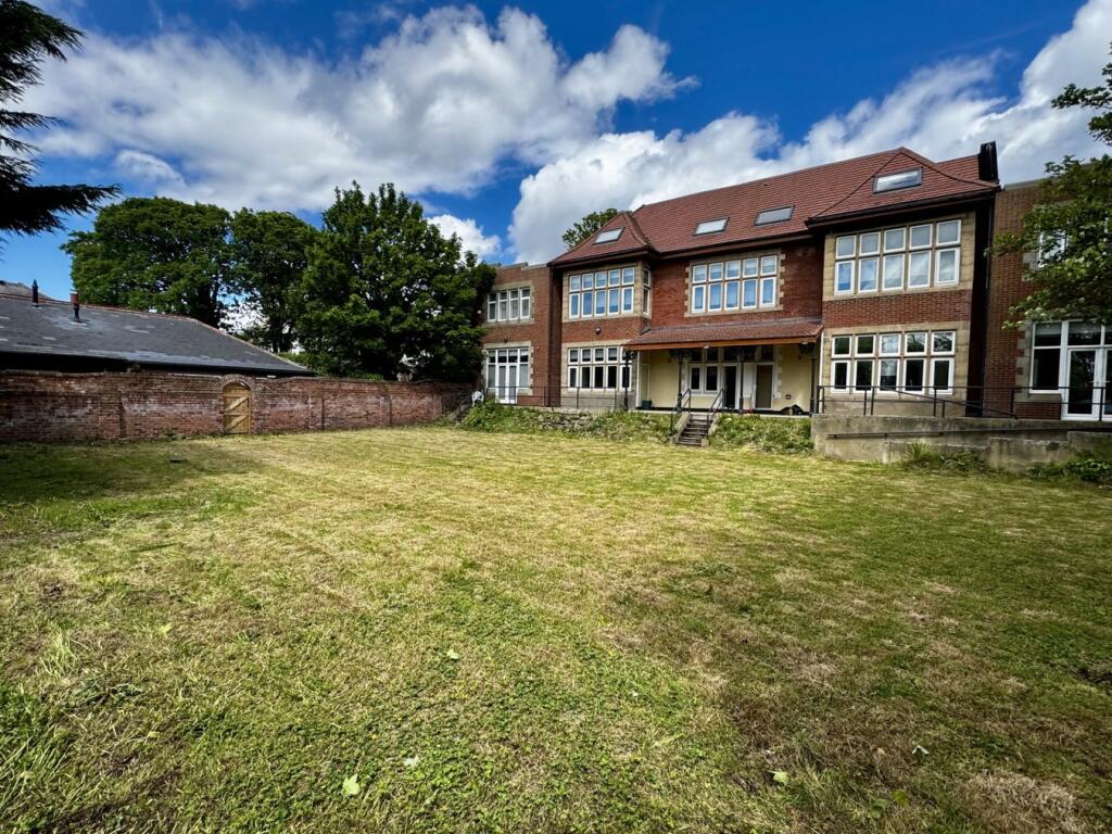 4 bed Studio for rent in Sunderland. From Hackett Property - Sunderland