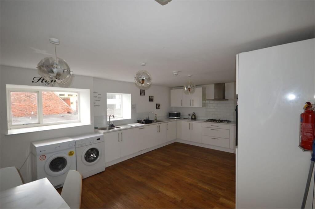 4 bed Studio for rent in Sunderland. From Hackett Property - Sunderland