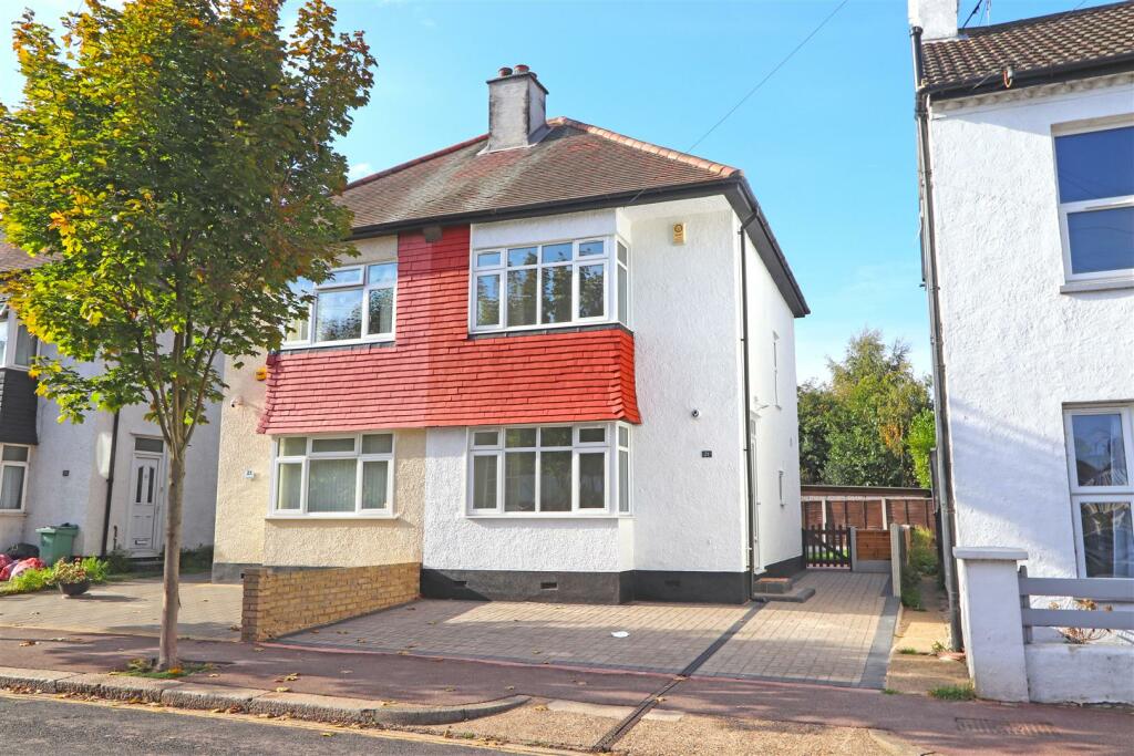 3 bed Semi-Detached House for rent in Southend-on-Sea. From 1st Call Sales and Lettings