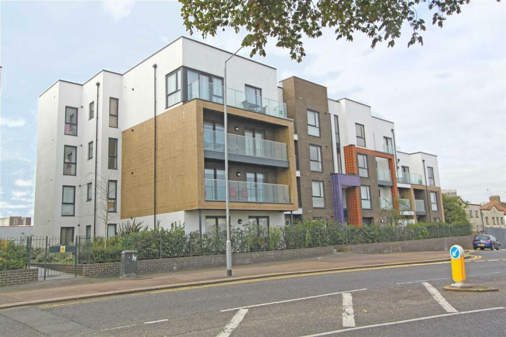 1 bed Flat for rent in Southend-on-Sea. From 1st Call Sales and Lettings