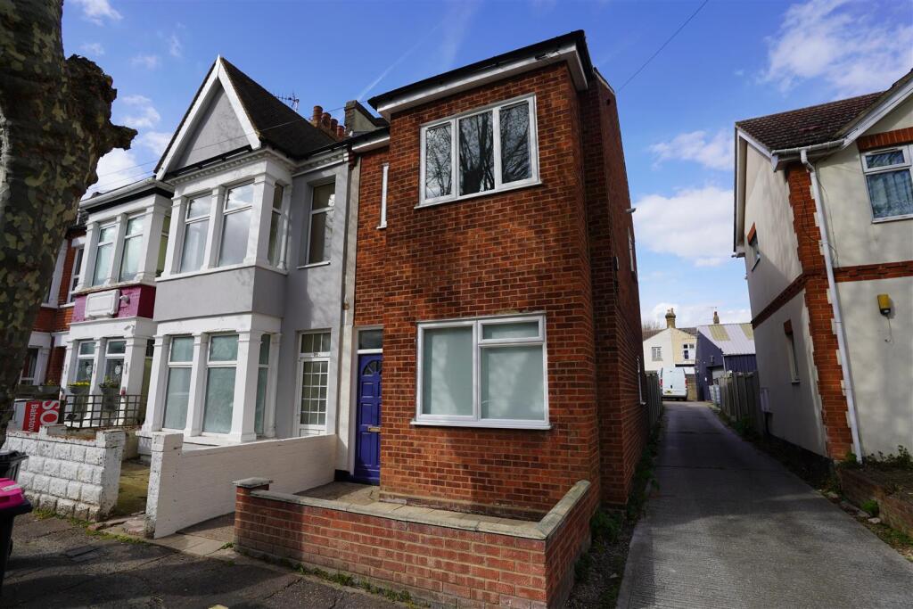 0 bed Not Specified for rent in Southend-on-Sea. From 1st Call Sales & Lettings - Southend