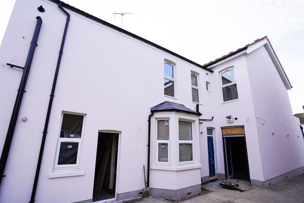 2 bed 1st Floor Flat for rent in Southend-on-Sea. From 1st Call Sales & Lettings - Southend