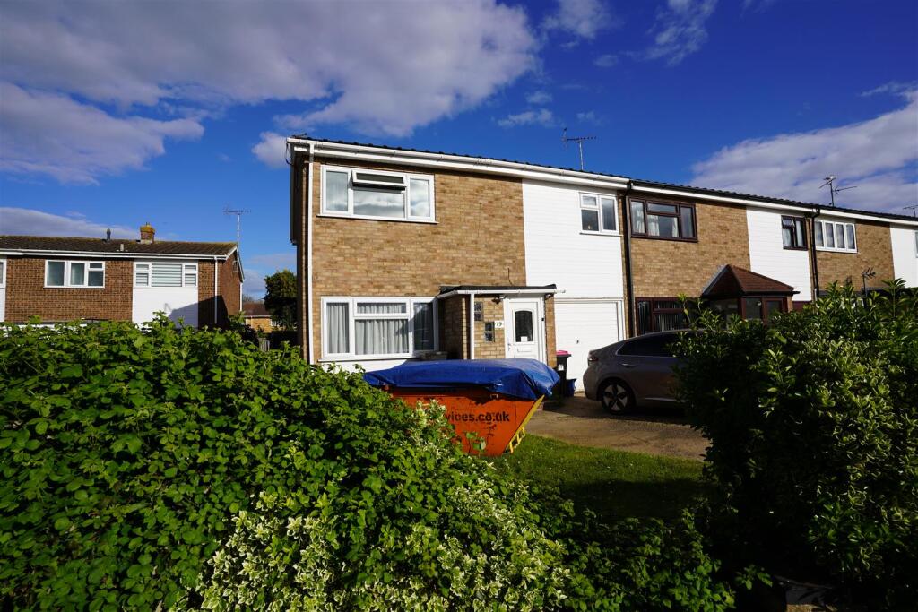 4 bed End of Terrace for rent in Great Wakering. From 1st Call Sales & Lettings - Southend