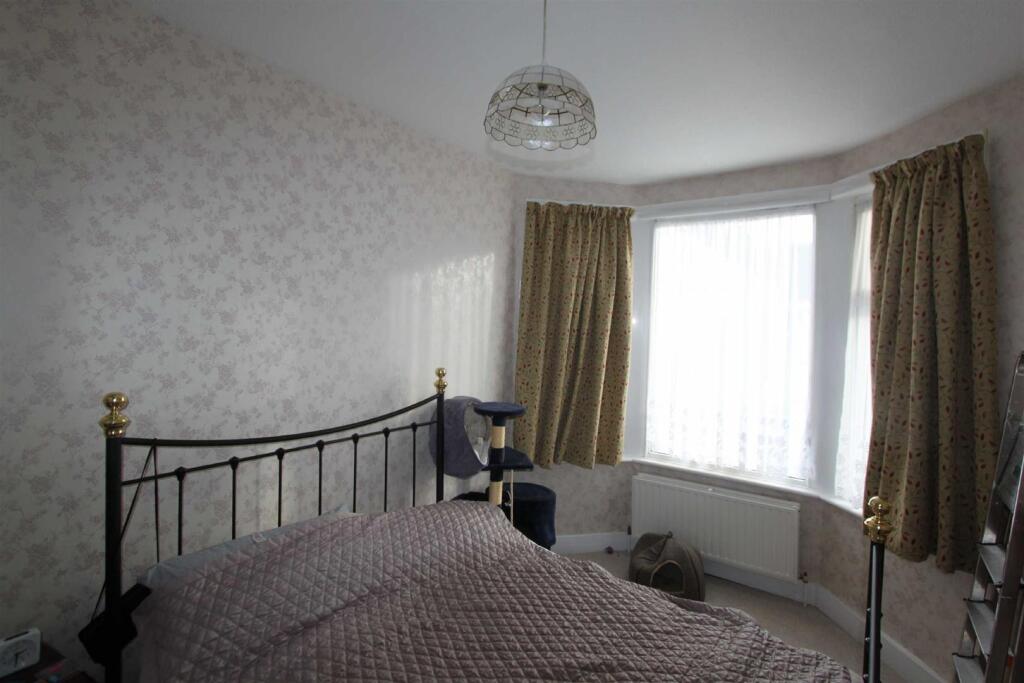 3 bed End of Terrace for rent in Southend-on-Sea. From 1st Call Sales & Lettings - Southend