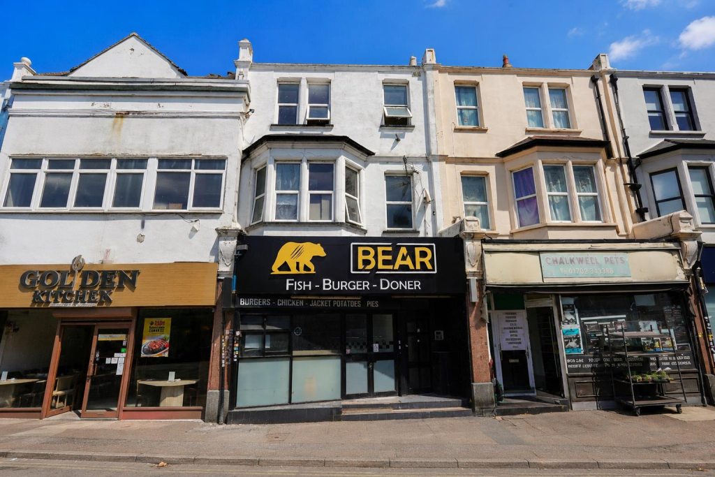 4 bed Studio for rent in Southend-on-Sea. From 1st Call Sales & Lettings - Southend