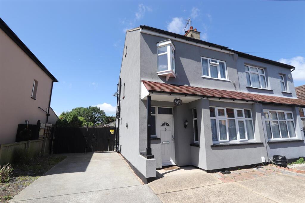 3 bed Semi Detached for rent in Southend-on-Sea. From 1st Call Sales & Lettings - Southend 3 bed Semi Detached for rent in Southend-on-Sea. From 1st Call Sales & Lettings - Southend