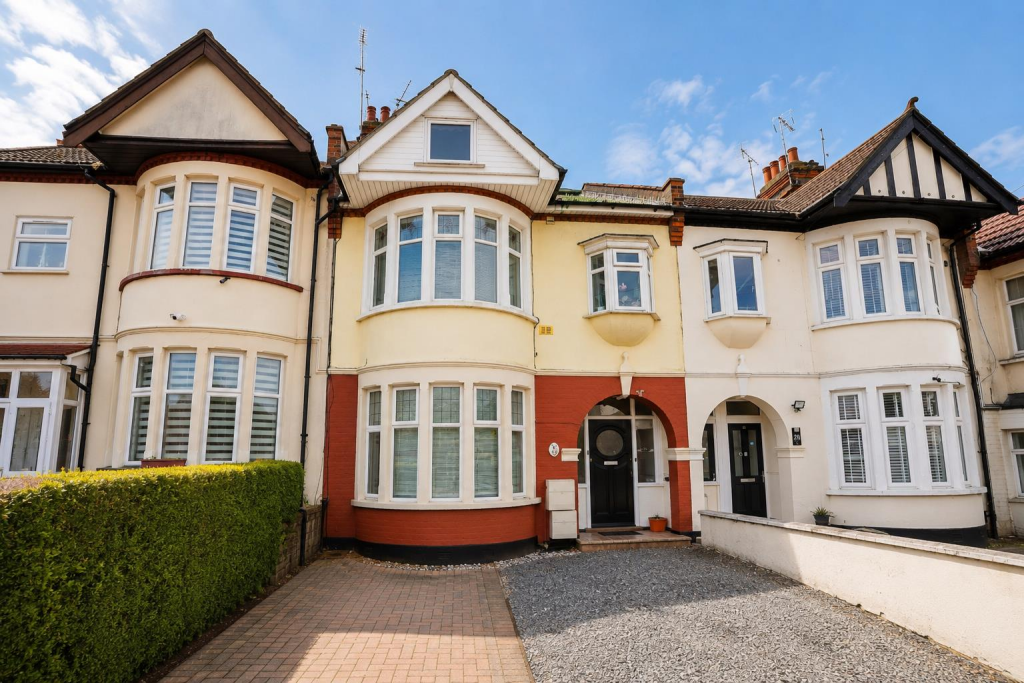 2 bed 1st Floor Flat for rent in Southend-on-Sea. From 1st Call Sales & Lettings - Southend