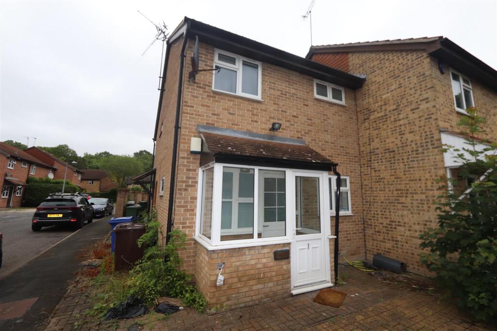 1 bed Mid Terraced House for rent in Grays. From 1st Call Sales & Lettings - Southend