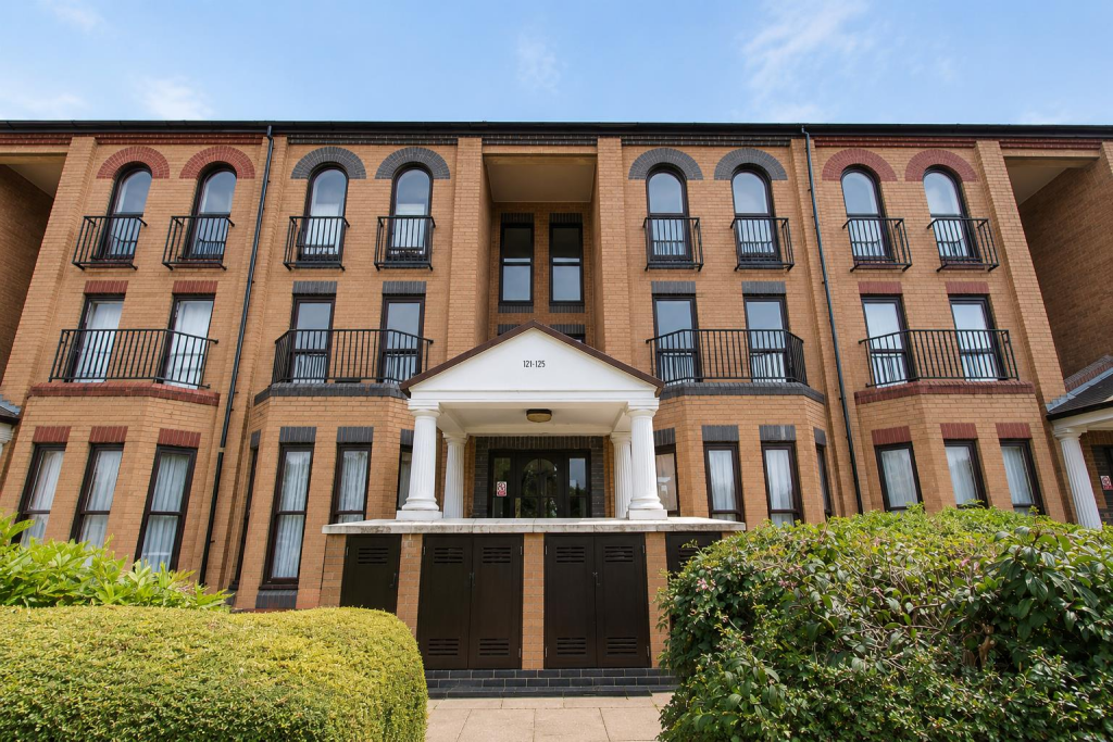 2 bed 1st Floor Flat for rent in Southend-on-Sea. From 1st Call Sales & Lettings - Southend 2 bed 1st Floor Flat for rent in Southend-on-Sea. From 1st Call Sales & Lettings - Southend