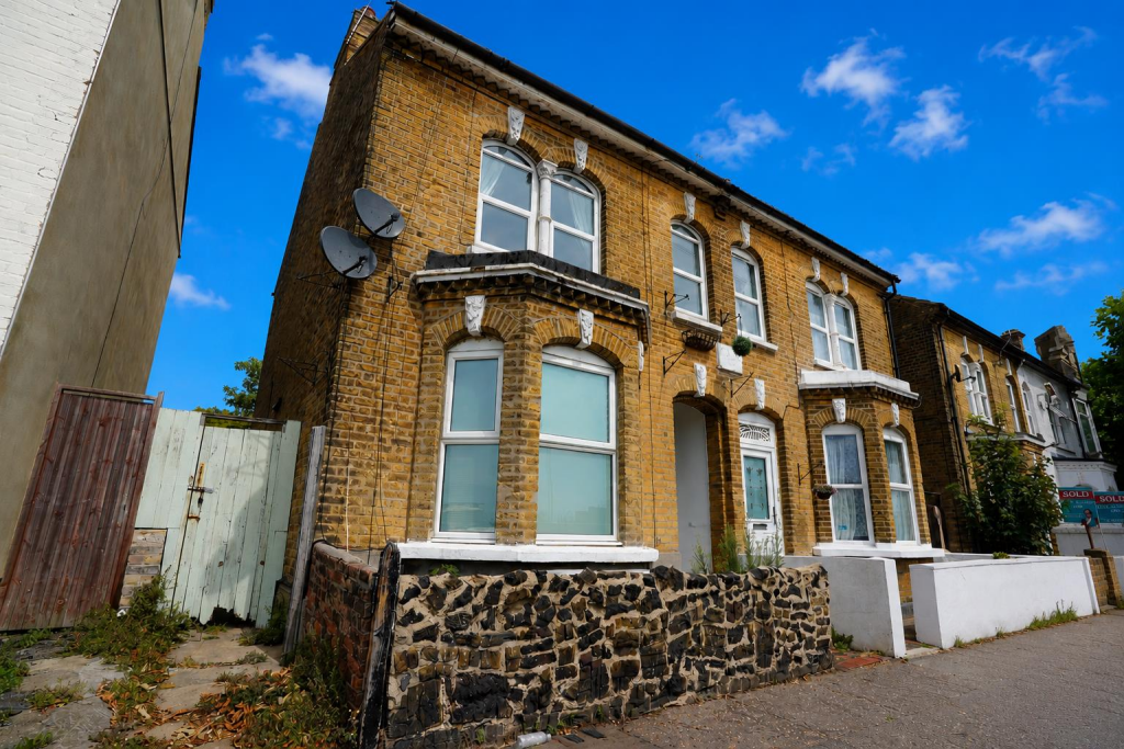 1 bed Not Specified for rent in Southend-on-Sea. From 1st Call Sales & Lettings - Southend