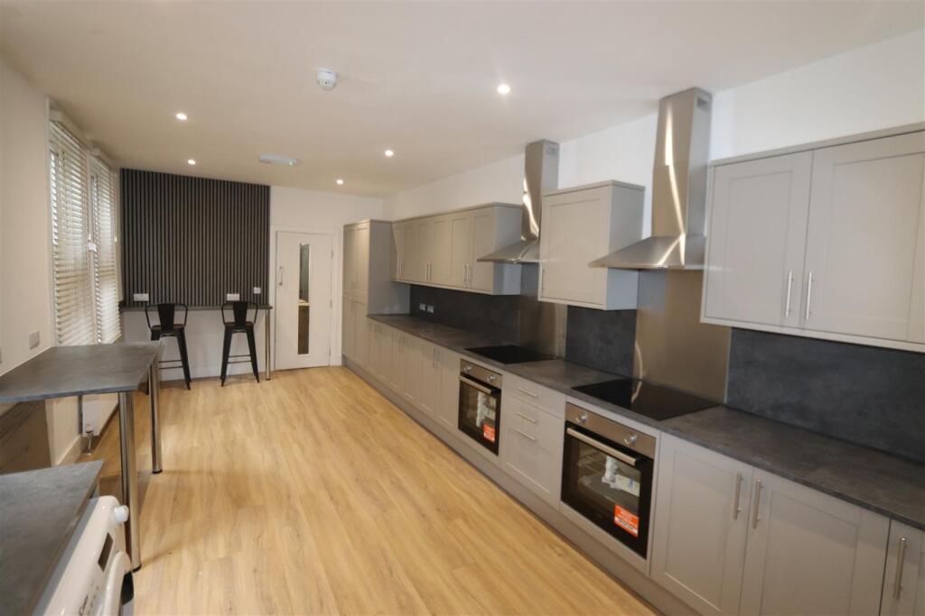 1 bed House Share for rent in Southend-on-Sea. From 1st Call Sales & Lettings - Southend 1 bed House Share for rent in Southend-on-Sea. From 1st Call Sales & Lettings - Southend