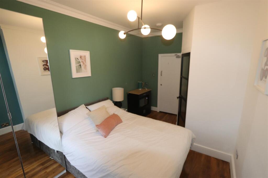 1 bed House Share for rent in Southend-on-Sea. From 1st Call Sales & Lettings - Southend 1 bed House Share for rent in Southend-on-Sea. From 1st Call Sales & Lettings - Southend