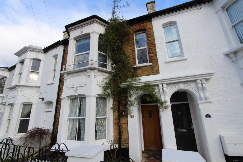 2 bed 1st Floor Flat for rent in Southend-on-Sea. From 1st Call Sales & Lettings - Southend 2 bed 1st Floor Flat for rent in Southend-on-Sea. From 1st Call Sales & Lettings - Southend
