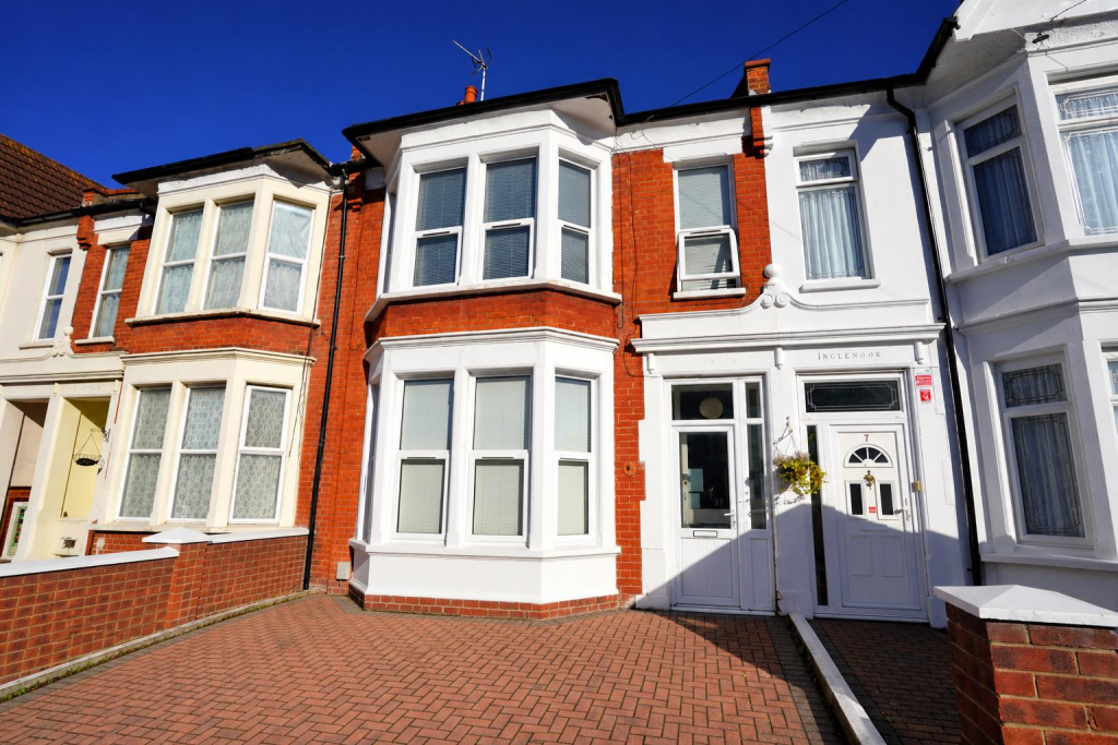 1 bed House Share for rent in Southend-on-Sea. From 1st Call Sales & Lettings - Southend 1 bed House Share for rent in Southend-on-Sea. From 1st Call Sales & Lettings - Southend