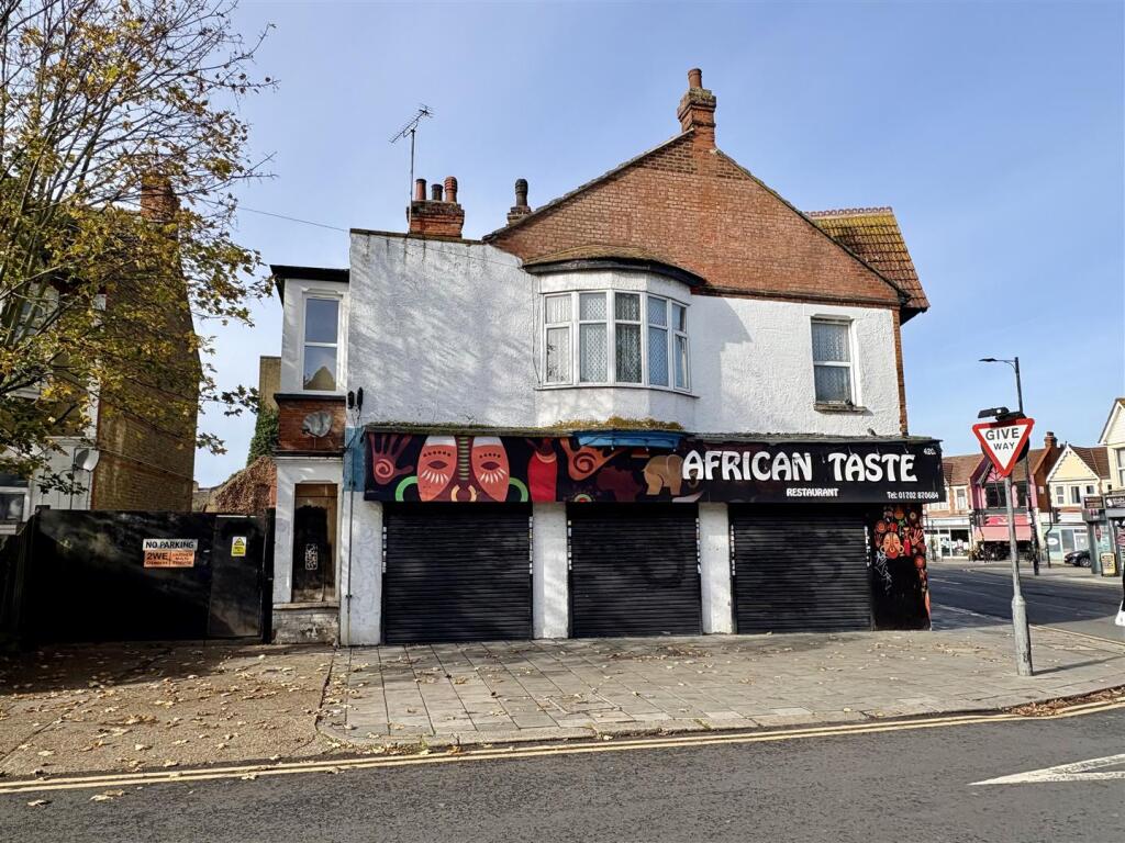 3 bed 1st Floor Flat for rent in Southend-on-Sea. From Sorrell - Southend-on-sea 3 bed 1st Floor Flat for rent in Southend-on-Sea. From Sorrell - Southend-on-sea