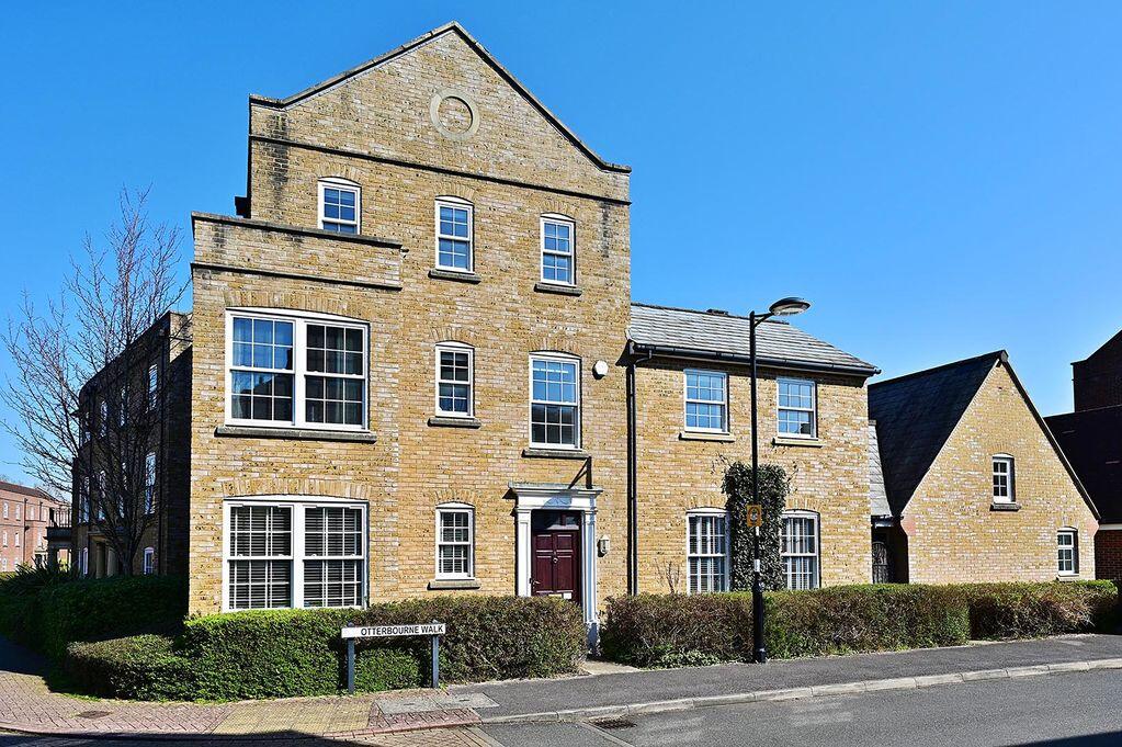 5 bed Detached for rent in Church End. From Loddon Properties - Chineham