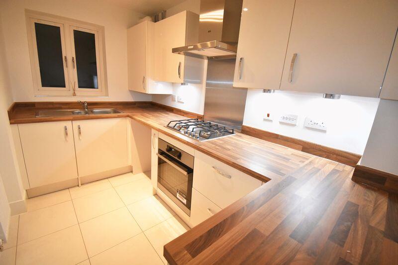 2 bed Mid Terraced House for rent in Oakley. From Loddon Properties - Chineham