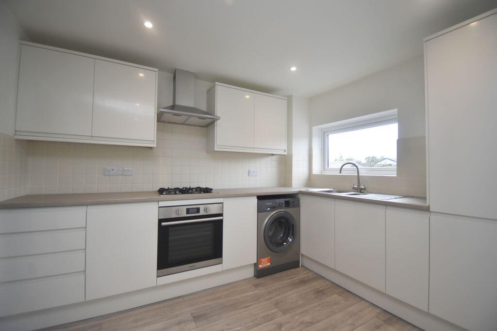 3 bed Mid Terraced House for rent in Oakley. From Loddon Properties - Chineham 3 bed Mid Terraced House for rent in Oakley. From Loddon Properties - Chineham