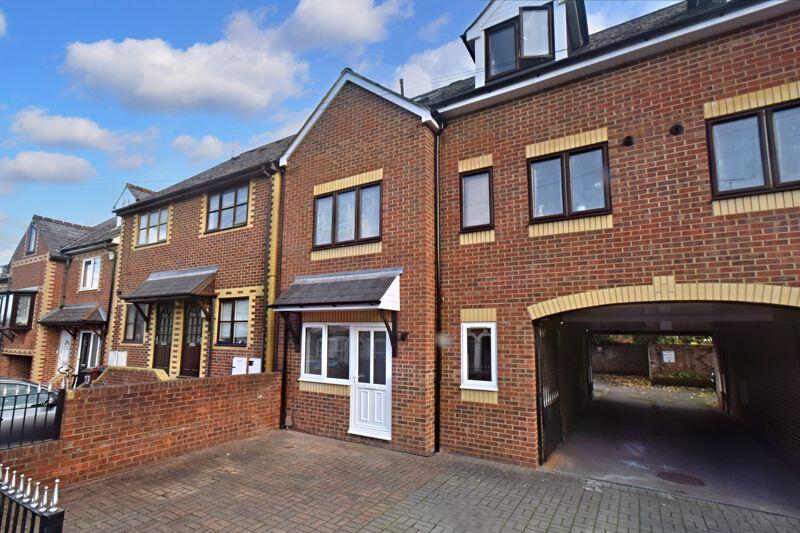 2 bed 1st Floor Flat for rent in Reading. From Loddon Properties - Chineham