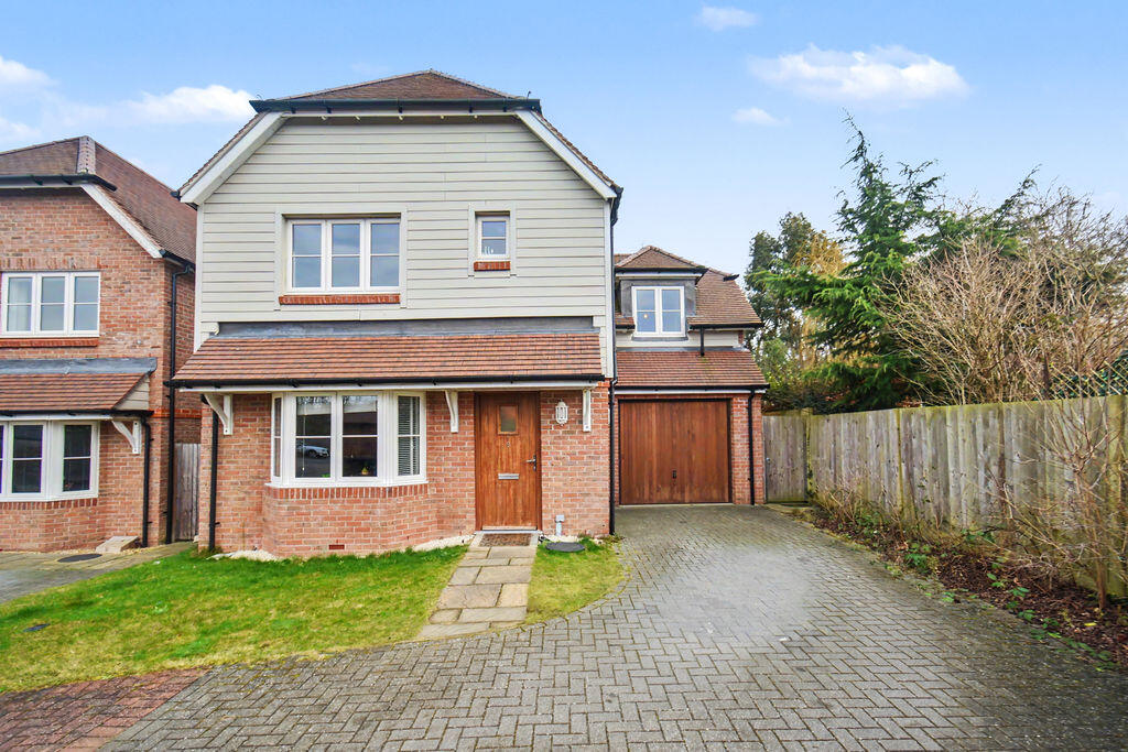 4 bed Detached for rent in . From Loddon Properties - Chineham 4 bed Detached for rent in . From Loddon Properties - Chineham