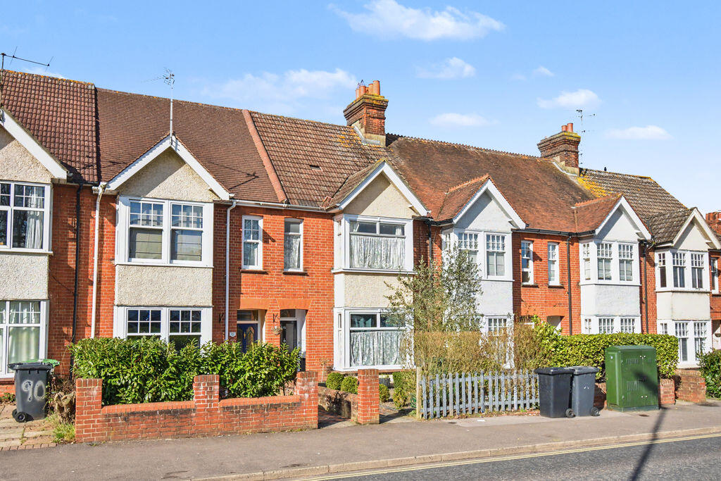 4 bed Mid Terraced House for rent in Basingstoke. From Loddon Properties - Chineham