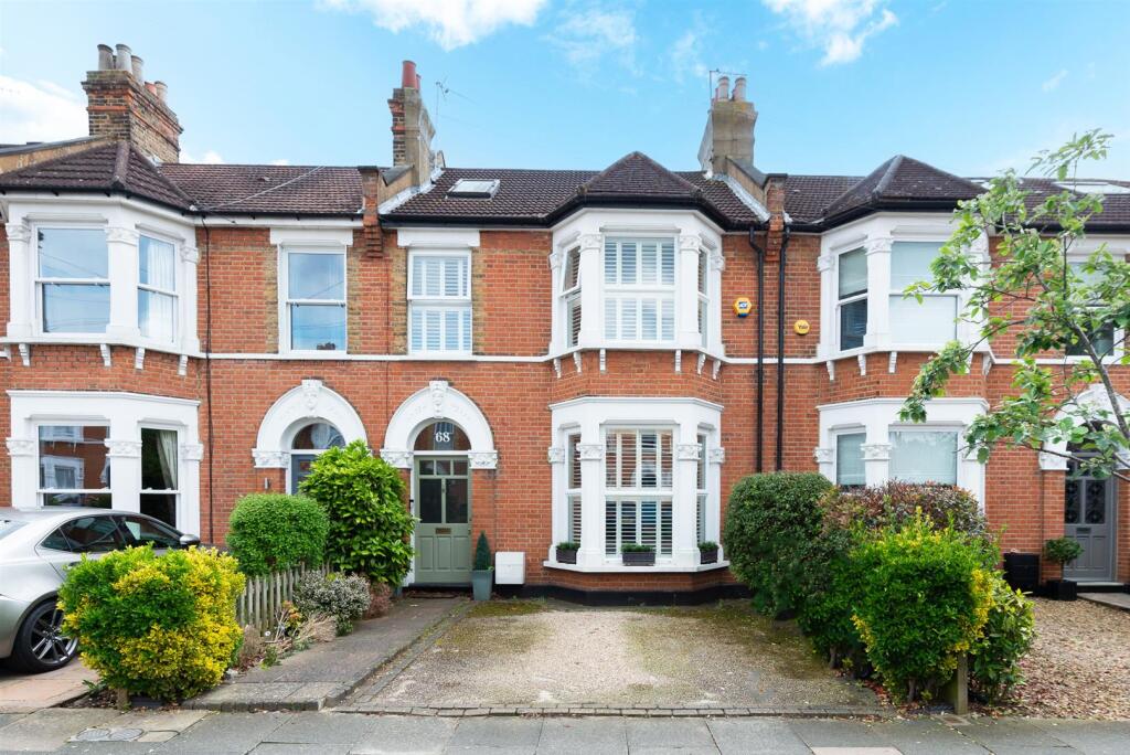 3 bed Mid Terraced House for rent in Eltham. From Westmount Estates - Eltham