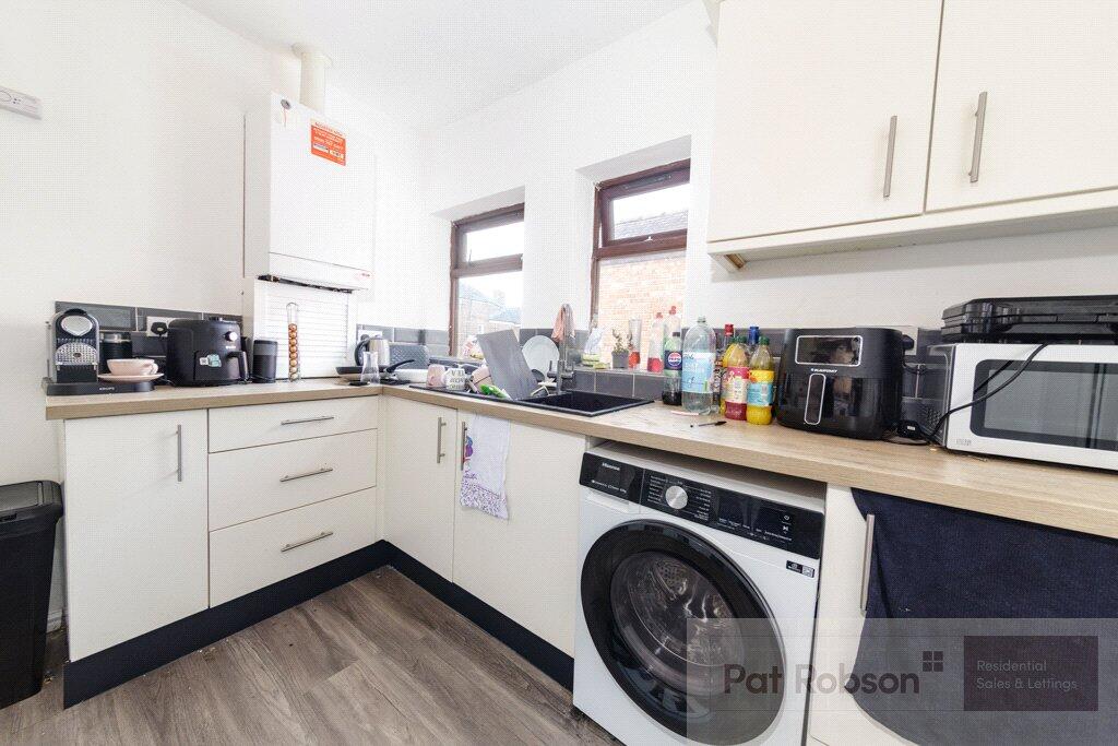 5 bed Mid Terraced House for rent in Newcastle upon Tyne. From Pat Robson - Jesmond - Student Lettings