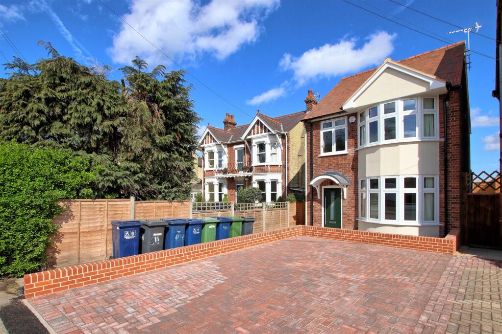 4 bed Detached for rent in Fen Ditton. From Radcliffe & Rust Estate Agents - Cambridge