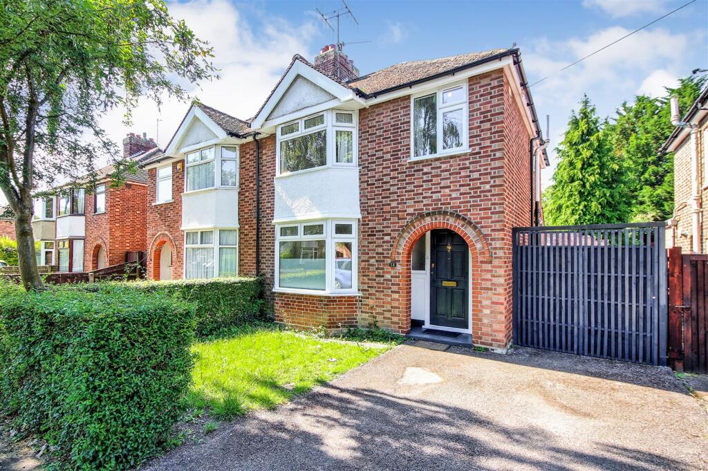 3 bed Semi Detached for rent in Teversham. From Radcliffe & Rust Estate Agents - Cambridge 3 bed Semi Detached for rent in Teversham. From Radcliffe & Rust Estate Agents - Cambridge
