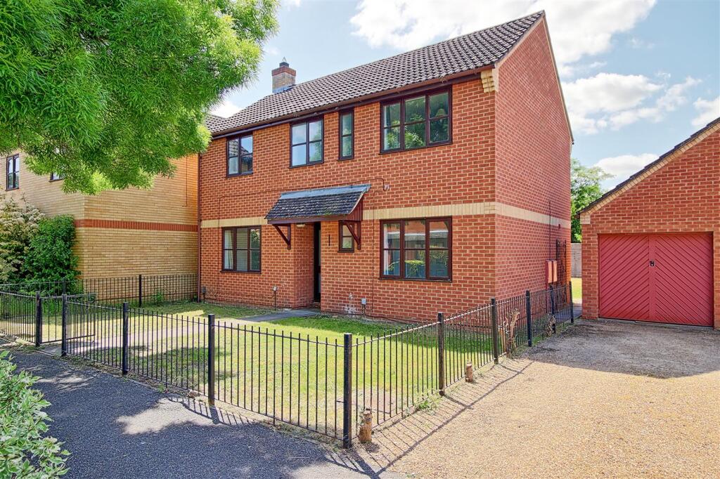 4 bed Detached for rent in Cambridge. From Radcliffe & Rust Estate Agents - Cambridge