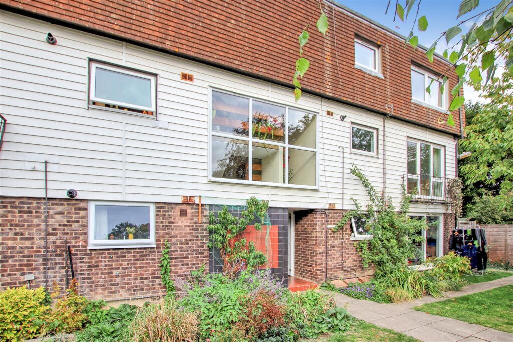 2 bed 1st Floor Flat for rent in Cambridge. From Radcliffe & Rust Estate Agents - Cambridge