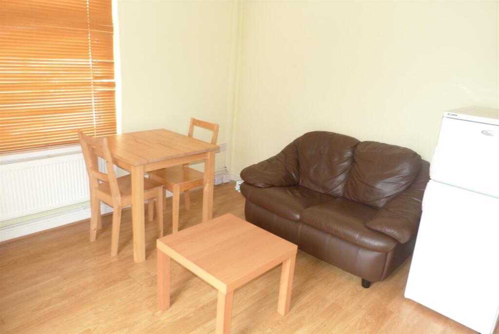 1 bed 1st Floor Flat for rent in Cardiff. From Keylet - Cathays