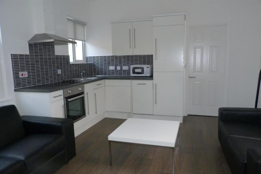 2 bed 1st Floor Flat for rent in Cardiff. From Keylet - Cathays 2 bed 1st Floor Flat for rent in Cardiff. From Keylet - Cathays